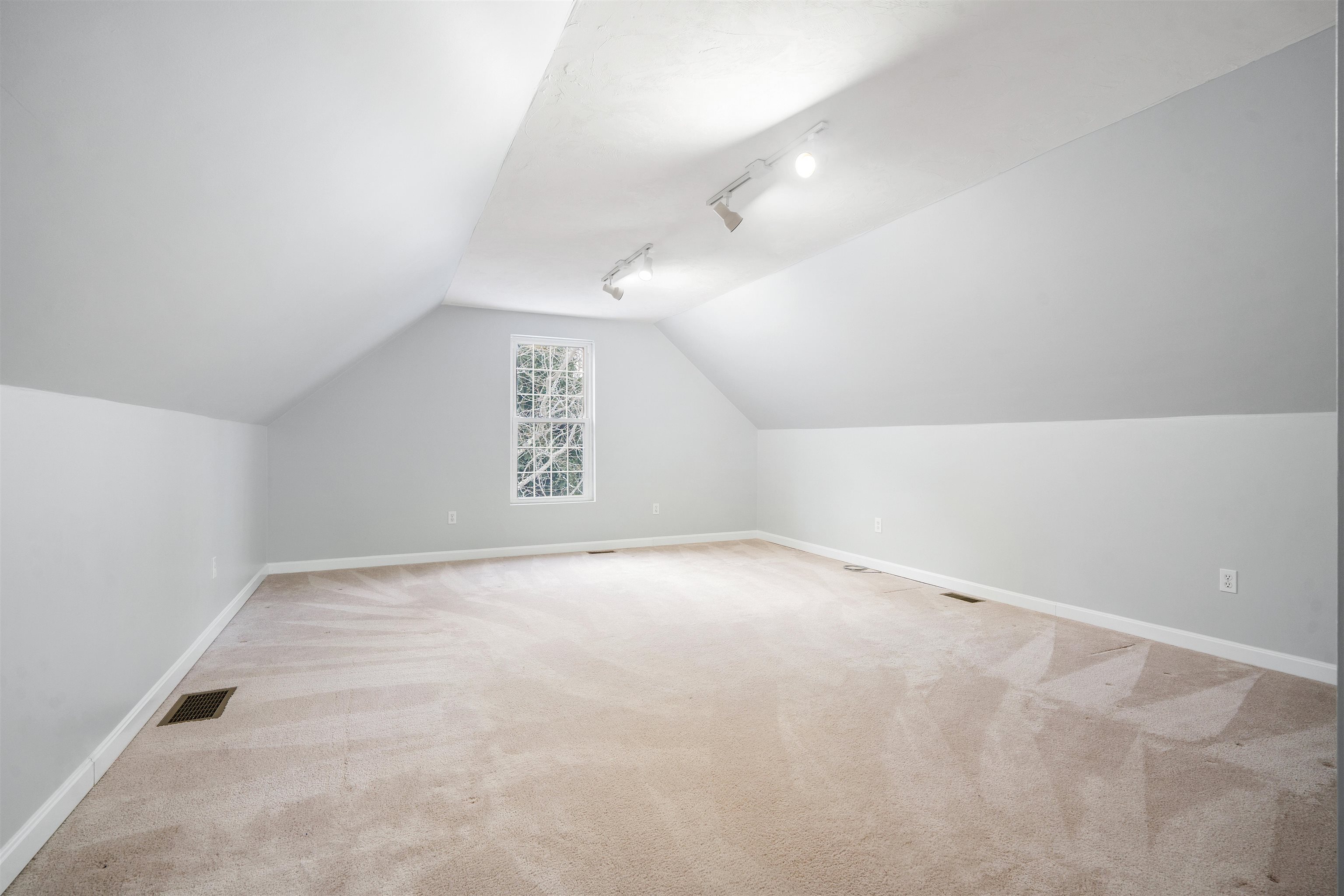 18 Redwood Road Salem, NH 03079 - Photo 16 of 18