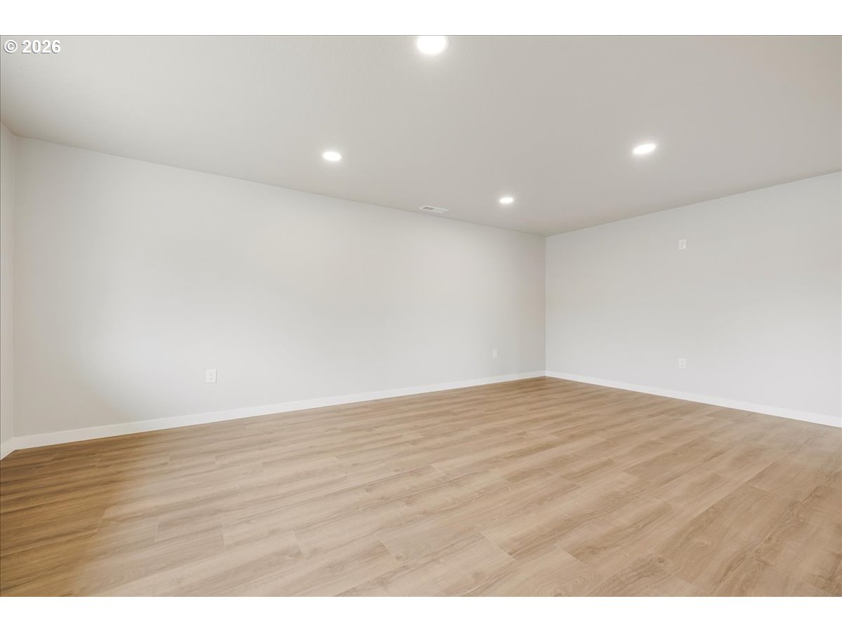 795 Northwest 6th Avenue Canby, OR 97013 - Photo 6 of 40 a view of empty room