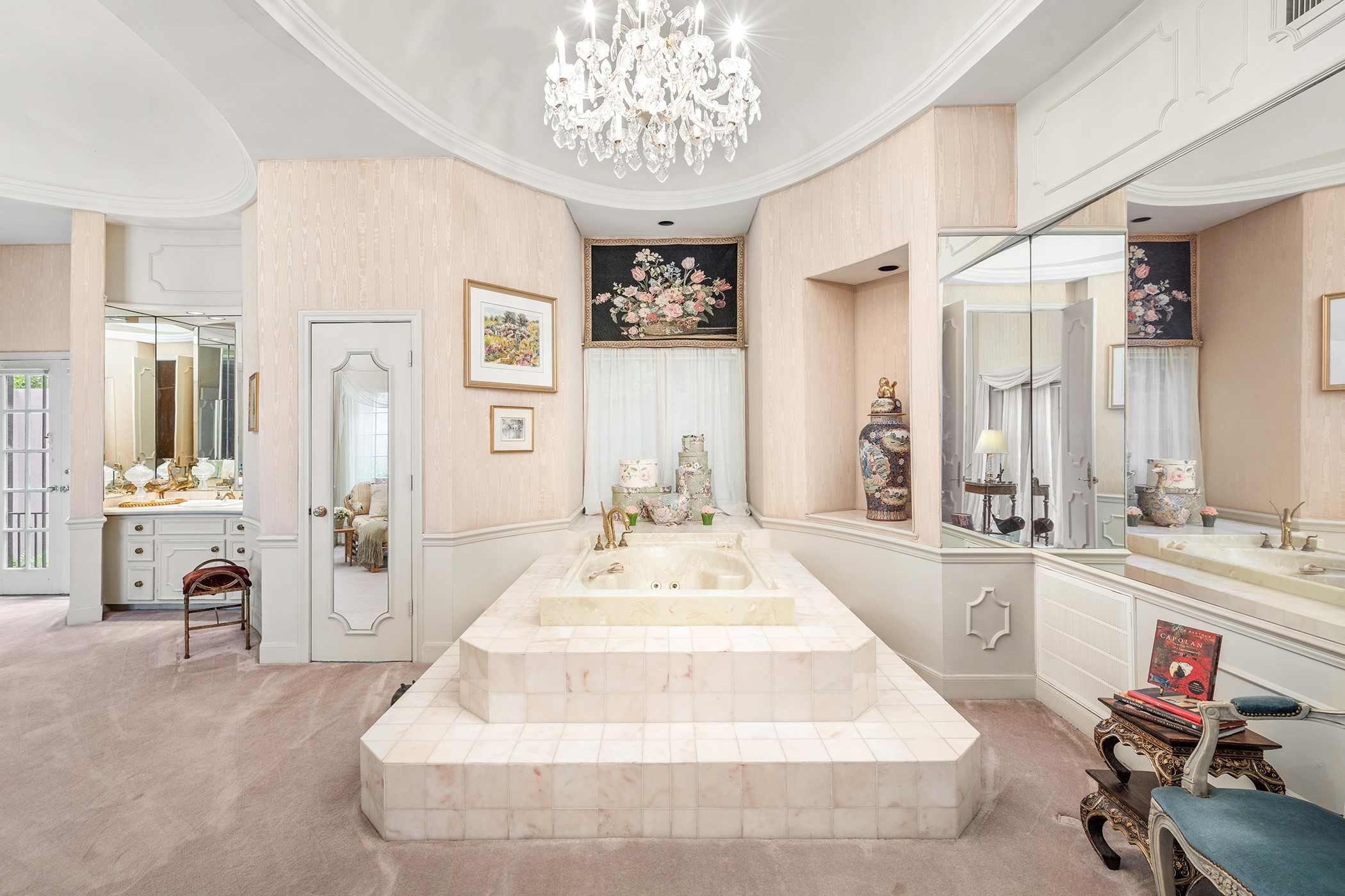 903 Rocky River Road Houston, TX 77056 - Photo 21 of 45 a living room with furniture and a large mirror