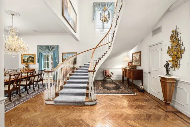 a view of entryway and hall