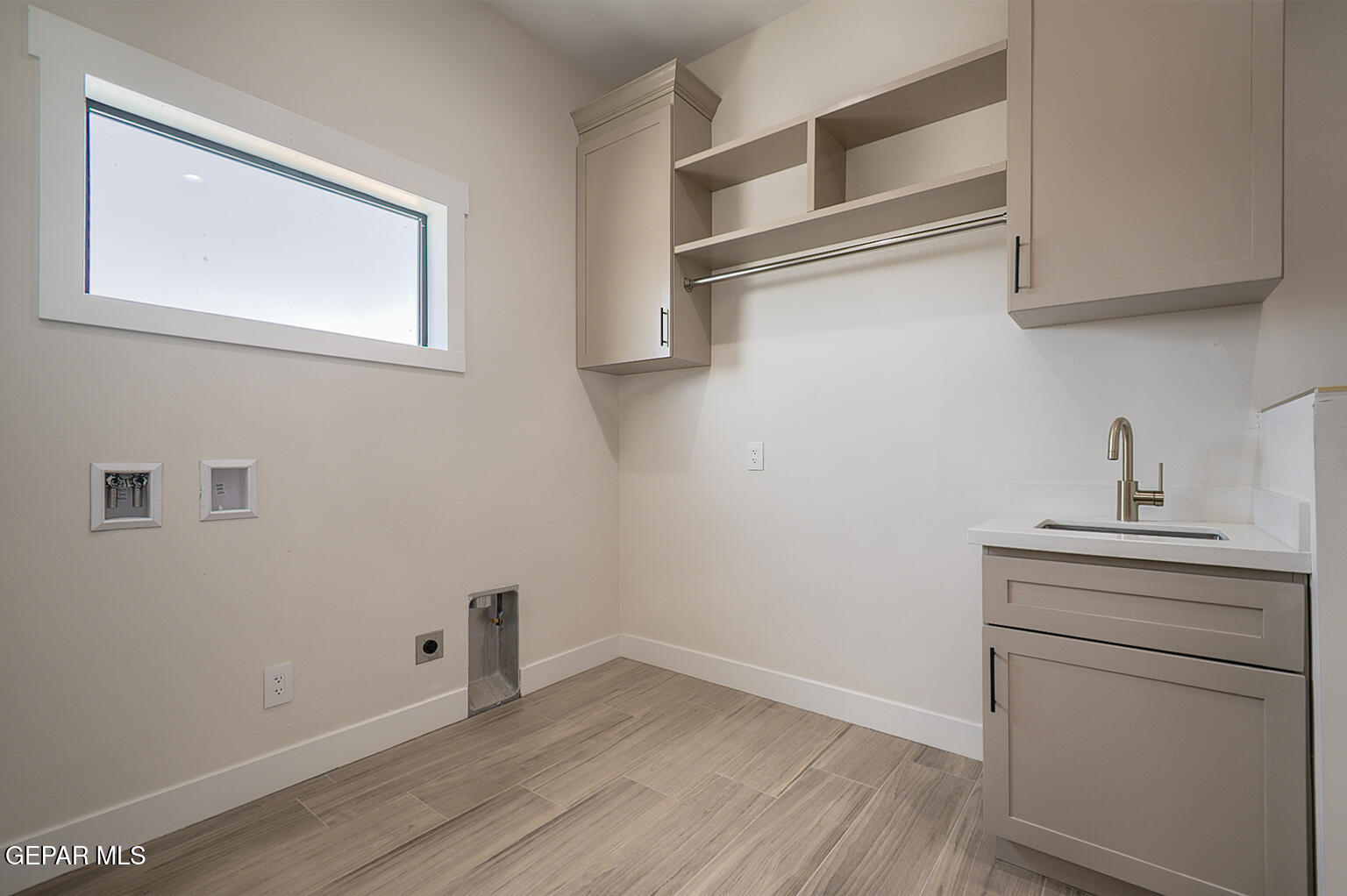 6035 Dusty Prints Road Las Cruces, NM 88007 - Photo 53 of 61 6025-Dusty-Prints-Laundry-room (1)