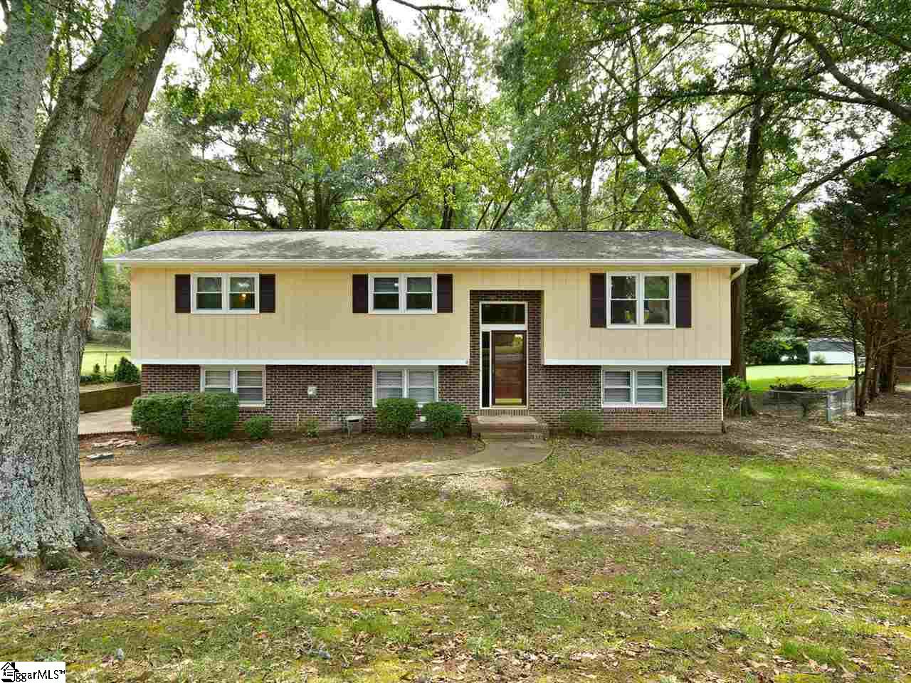 102 Brookbend Road Mauldin, SC 29662 - Photo 1 of 36 Gallery Image 1
