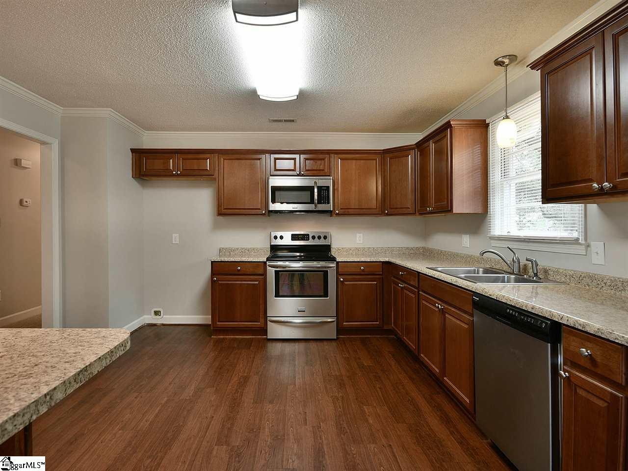 102 Brookbend Road Mauldin, SC 29662 - Photo 11 of 36 Gallery Image 11