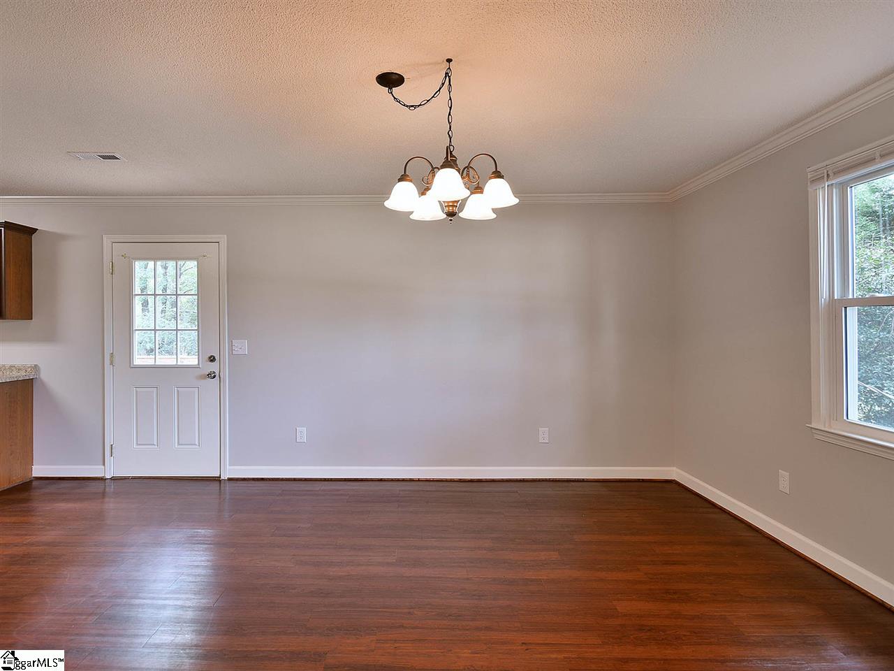 102 Brookbend Road Mauldin, SC 29662 - Photo 8 of 36 Gallery Image 8