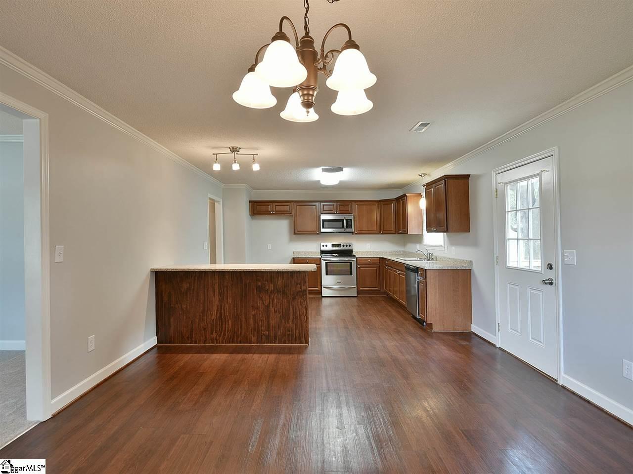 102 Brookbend Road Mauldin, SC 29662 - Photo 10 of 36 Gallery Image 10