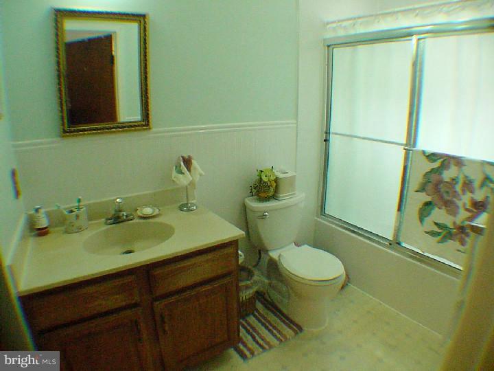 605 Jackson Road Atco, NJ 08004 - Photo 15 of 24 Bathroom