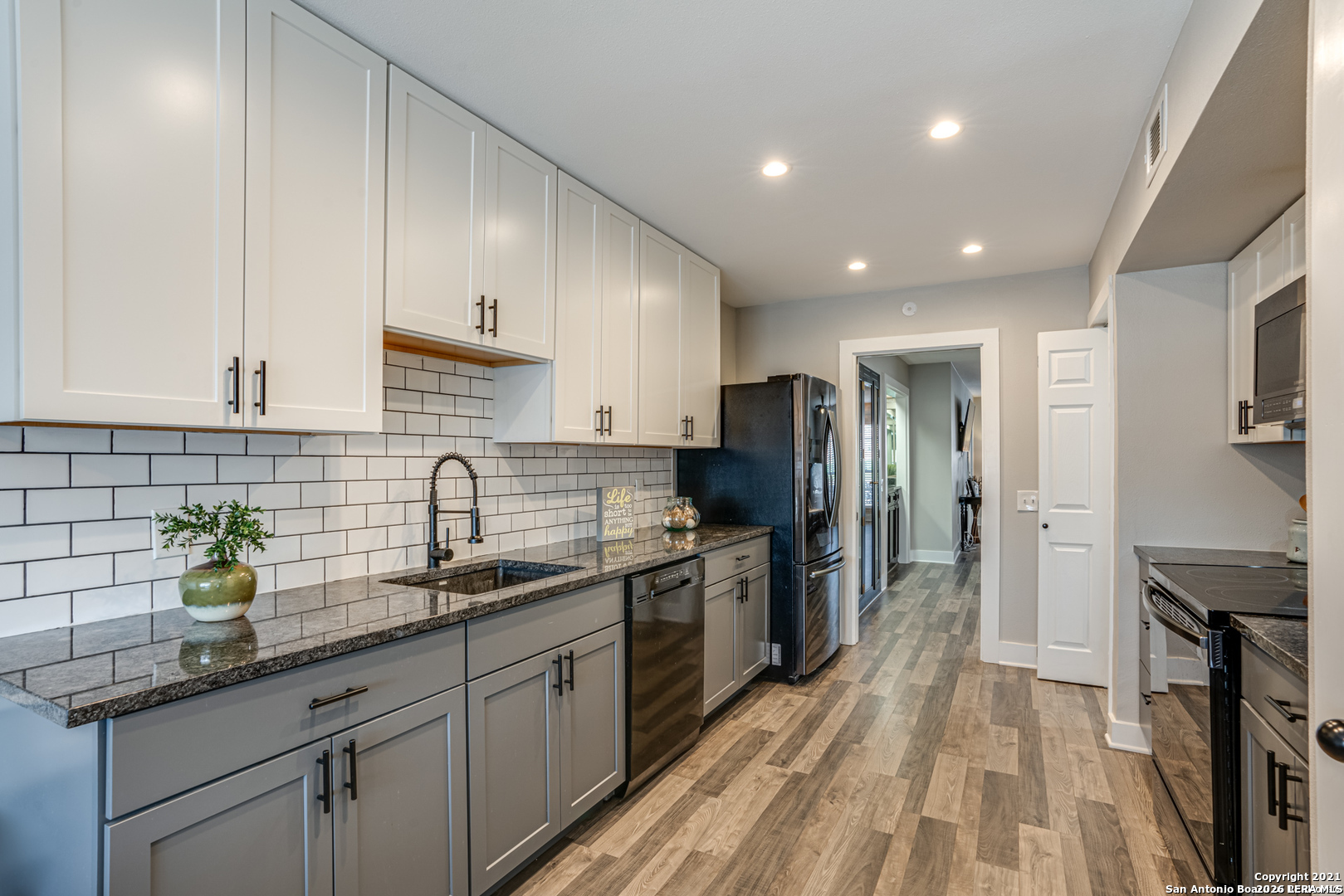 7500 Callaghan Road, Unit 218 San Antonio, TX 78229 - Photo 8 of 19