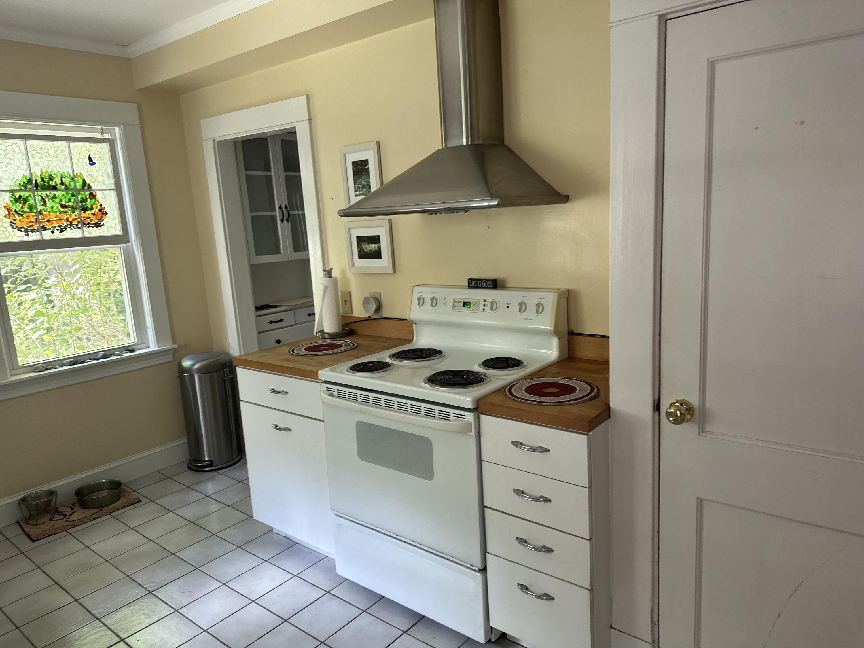 1004 Broadway Bangor, ME 04401 - Photo 4 of 22 IMG_1841