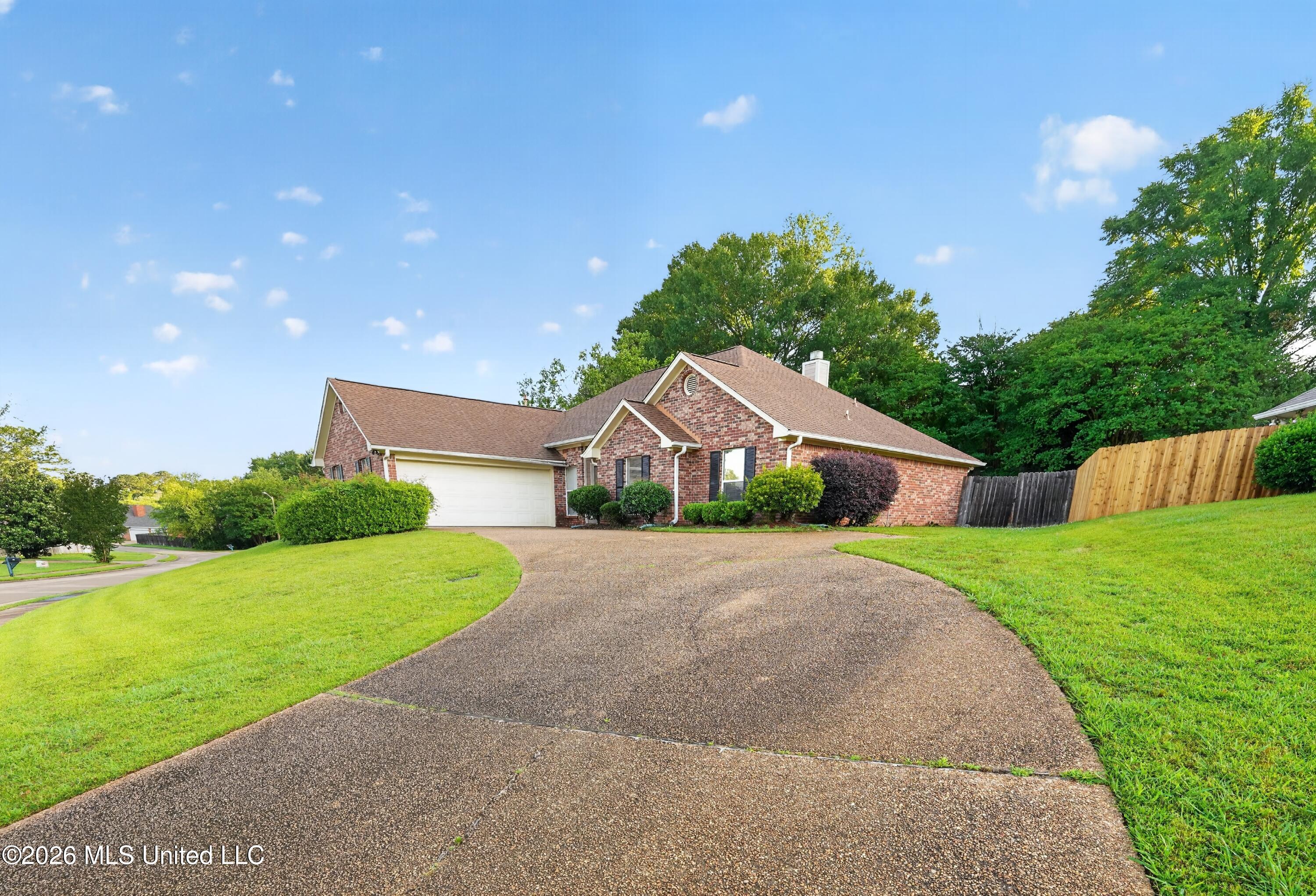 01_114_Spring_Valley_Dr-Exterior-6990