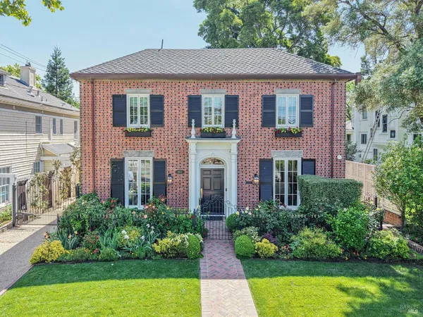 $3,349,000 | 853 D Street, Petaluma, CA 94952