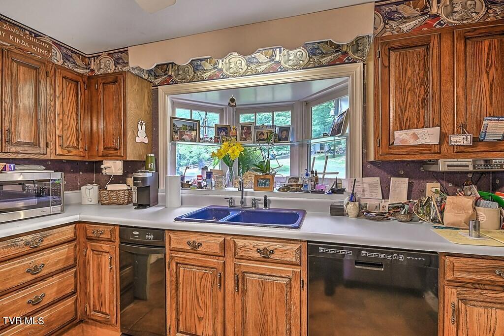 2325 Red Stone Road Marion, VA 24354 - Photo 19 of 76 95581_20