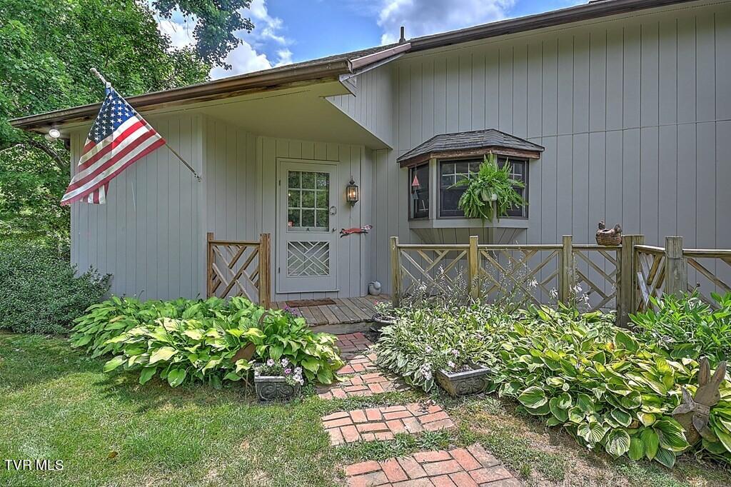 2325 Red Stone Road Marion, VA 24354 - Photo 2 of 76 95581_1