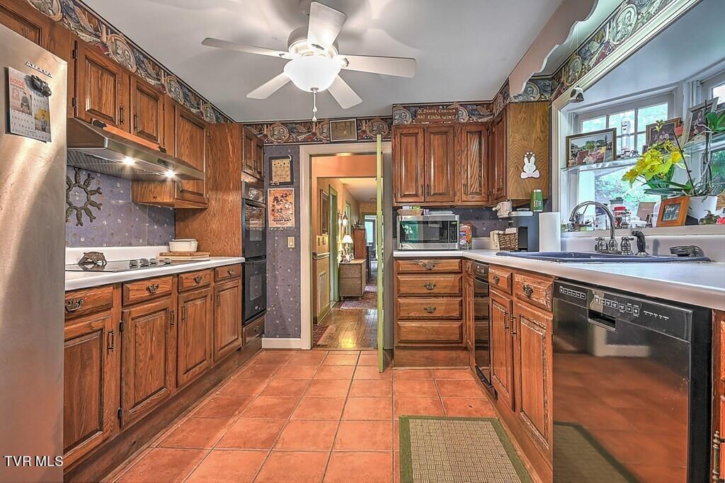 2325 Red Stone Road Marion, VA 24354 - Photo 21 of 76 95581_22