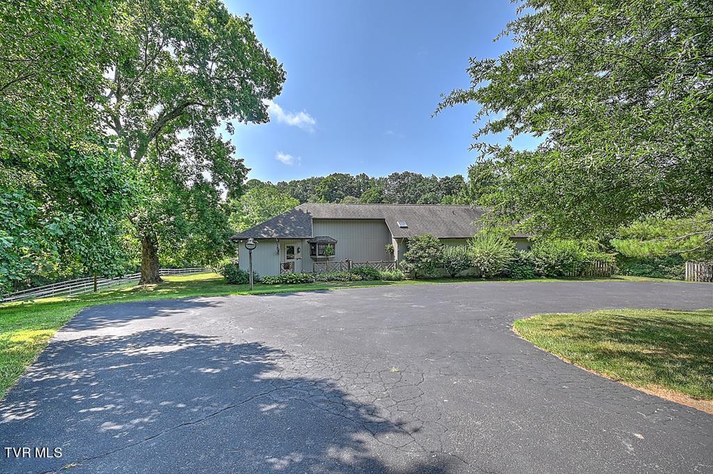 2325 Red Stone Road Marion, VA 24354 - Photo 10 of 76 95581_11