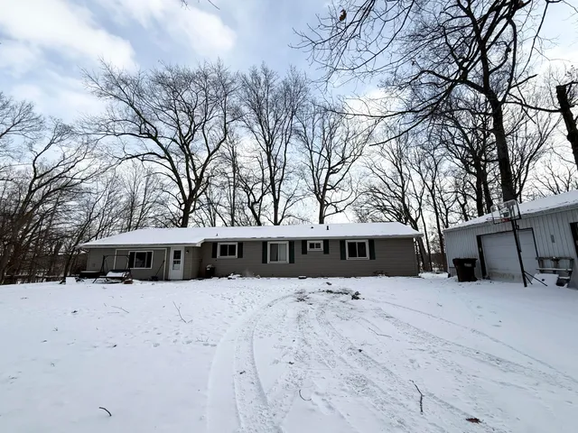 $219,900 | 201 Lake Hills Drive, Concord, MI 49237