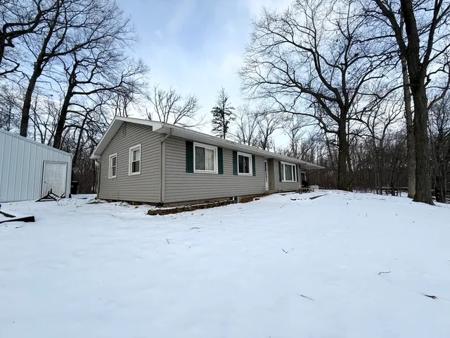 $219,900 | 201 Lake Hills Drive, Concord, MI 49237