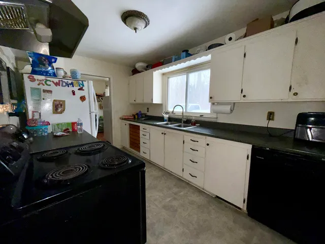 $219,900 | 201 Lake Hills Drive, Concord, MI 49237