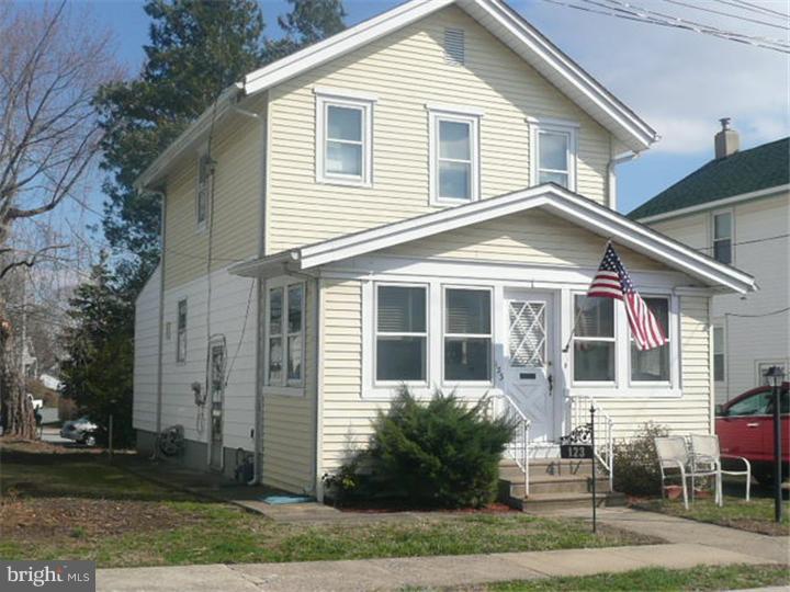 123 West Elbon Road Brookhaven, PA 19015 - Photo 1 of 13 Exterior Front