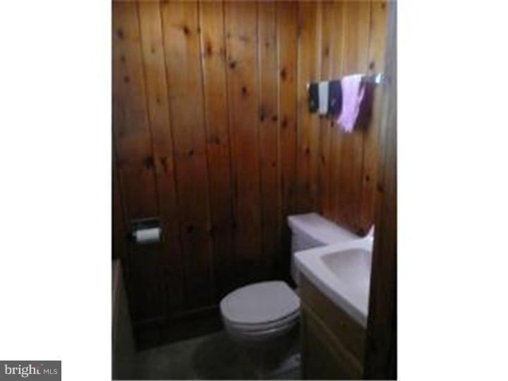 123 West Elbon Road Brookhaven, PA 19015 - Photo 12 of 13 Half Bath