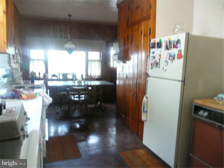 123 West Elbon Road Brookhaven, PA 19015 - Photo 5 of 13 Kitchen