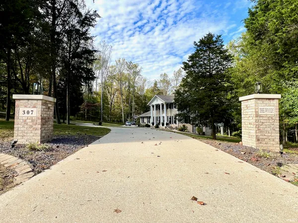 $579,900 | 307 The Woods, Bedford, IN 47421