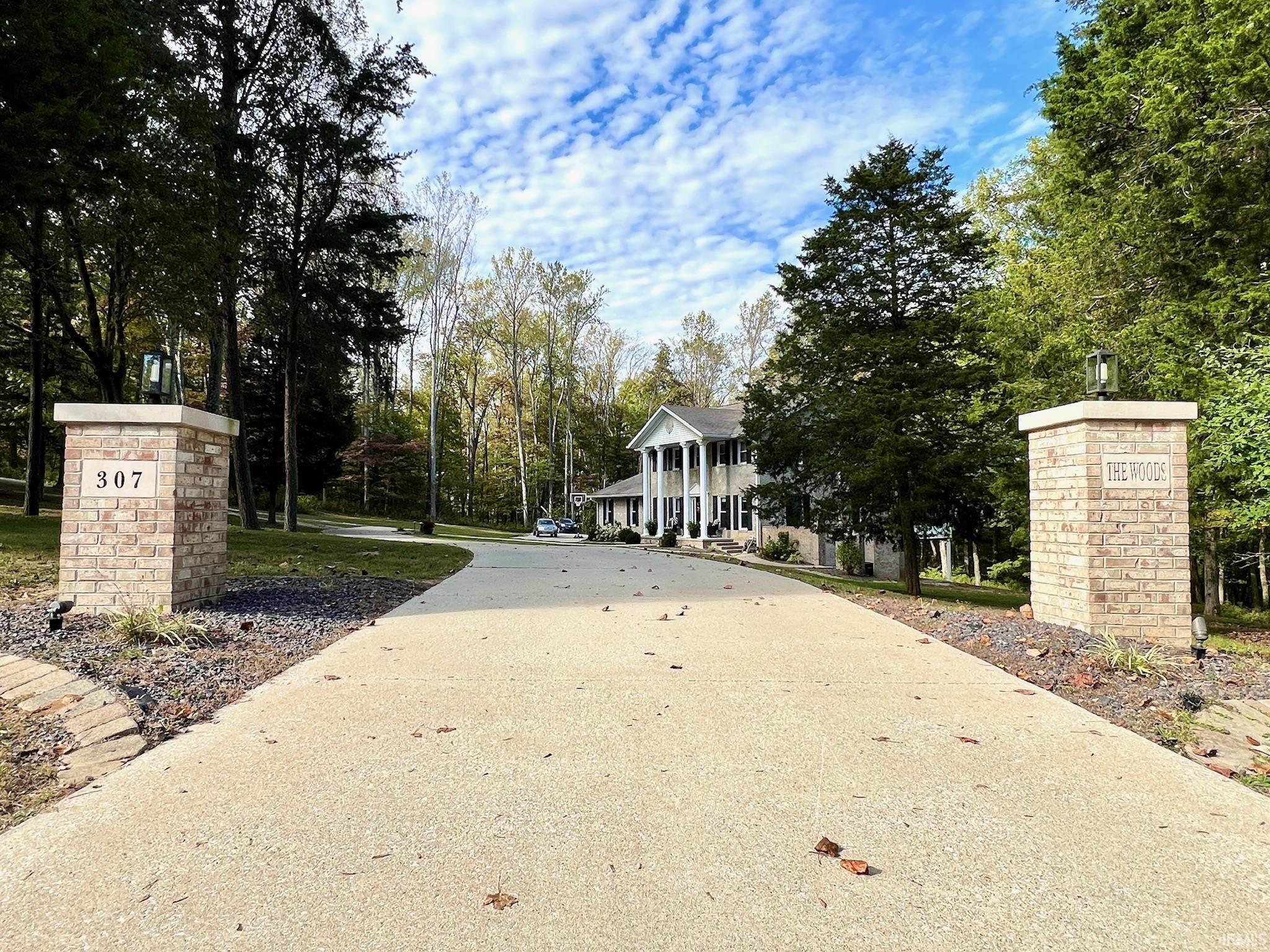 307 The Woods Bedford, IN 47421 - Photo 2 of 36