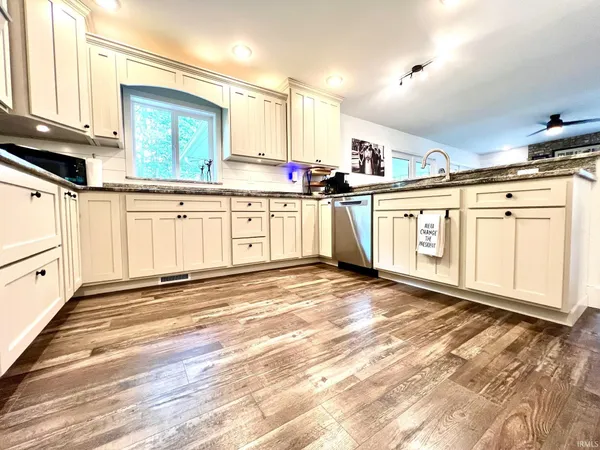 $579,900 | 307 The Woods, Bedford, IN 47421