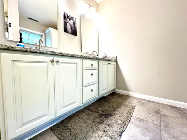 $579,900 | 307 The Woods, Bedford, IN 47421