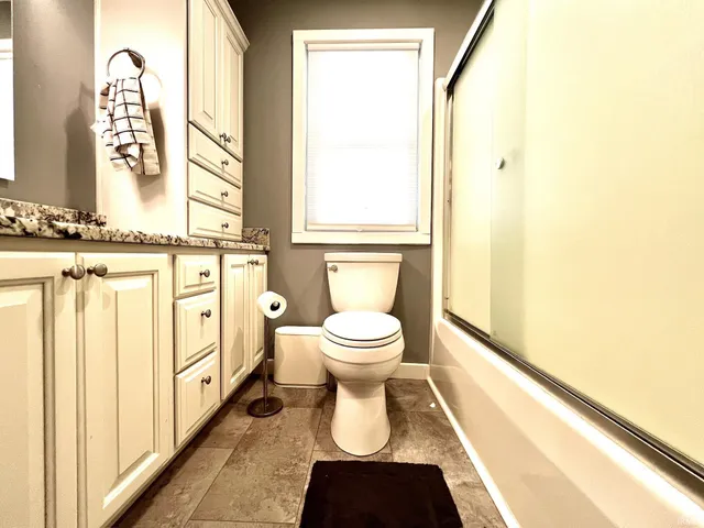 $589,900 | 307 The Woods, Bedford, IN 47421