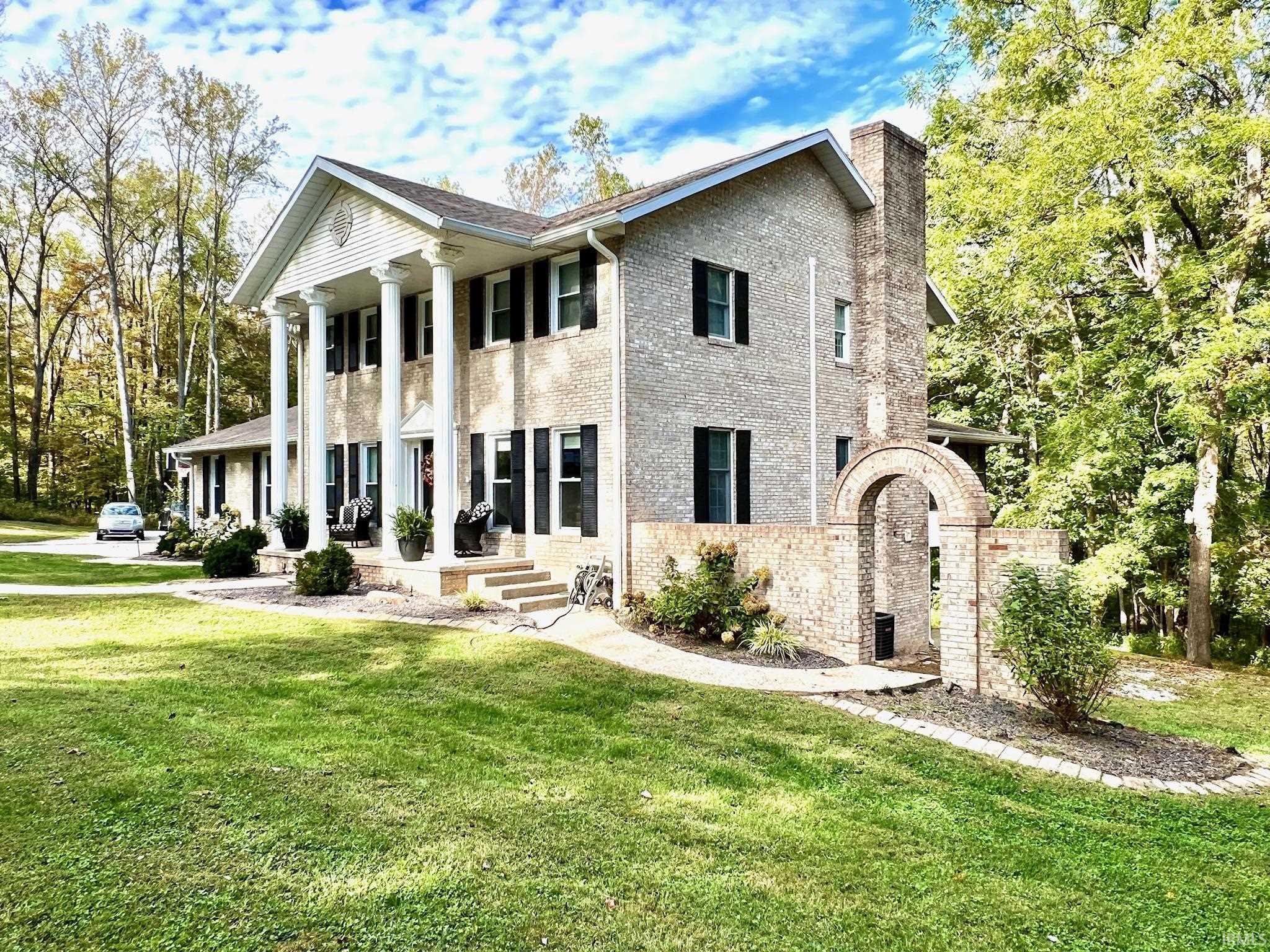 307 The Woods Bedford, IN 47421 - Photo 3 of 36
