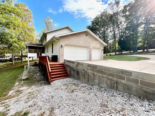 $579,900 | 307 The Woods, Bedford, IN 47421