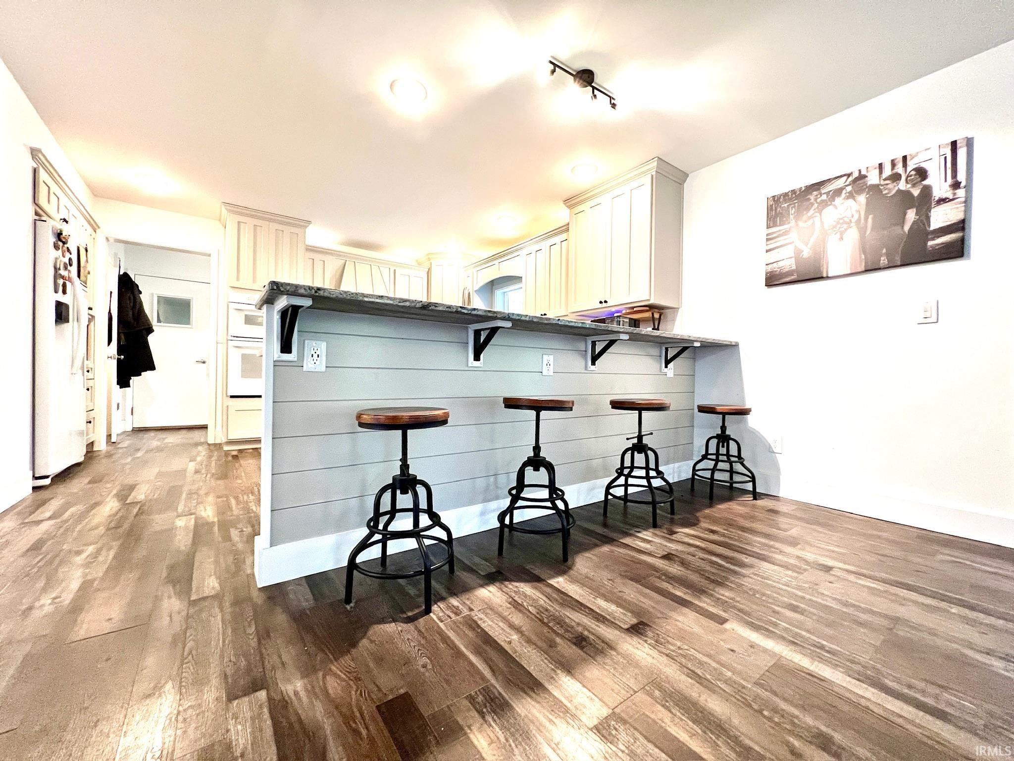 307 The Woods Bedford, IN 47421 - Photo 7 of 36