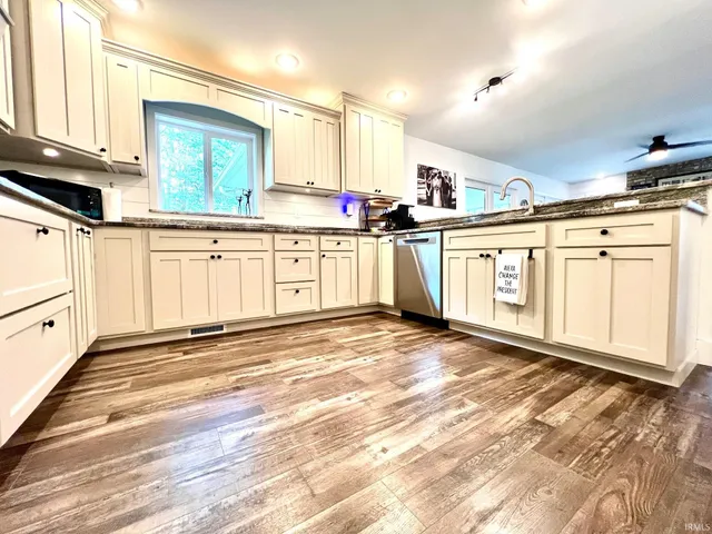 $589,900 | 307 The Woods, Bedford, IN 47421