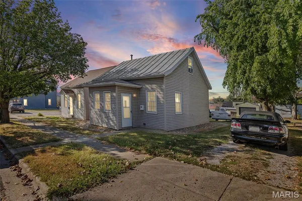 $142,500 | 335 West 4th Street, Waterloo, IL 62298