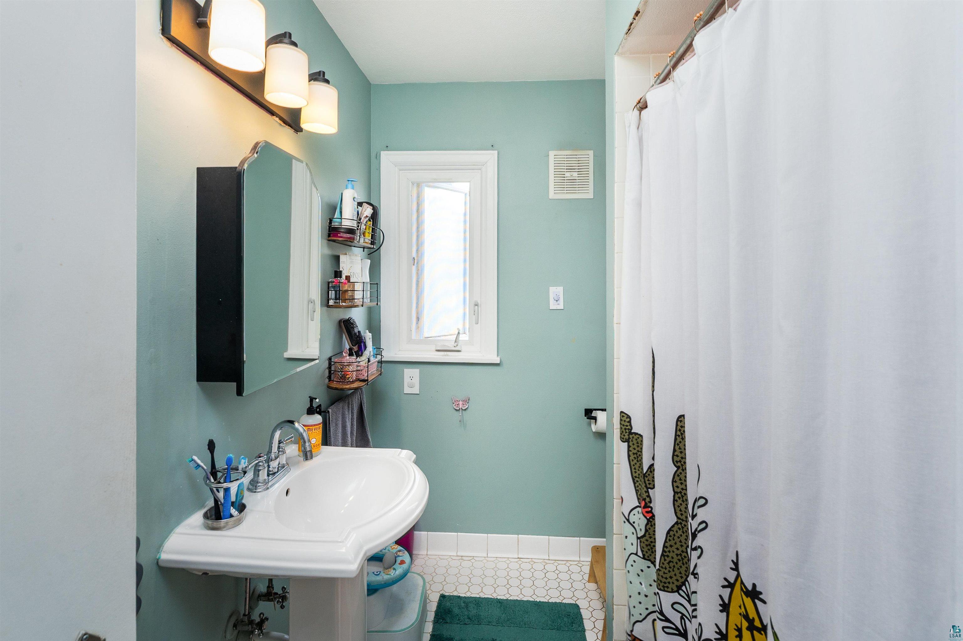 4631 London Road Duluth, MN 55804 - Photo 46 of 58
