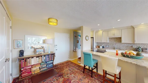 $2,100 | 1400 East Avenue, Unit UN515, Rochester, NY 14610