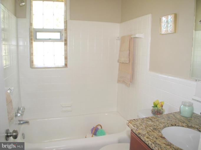 3805 Brightview Street Silver Spring, MD 20902 - Photo 2 of 30 Full Ceramic Hall Tub Bath