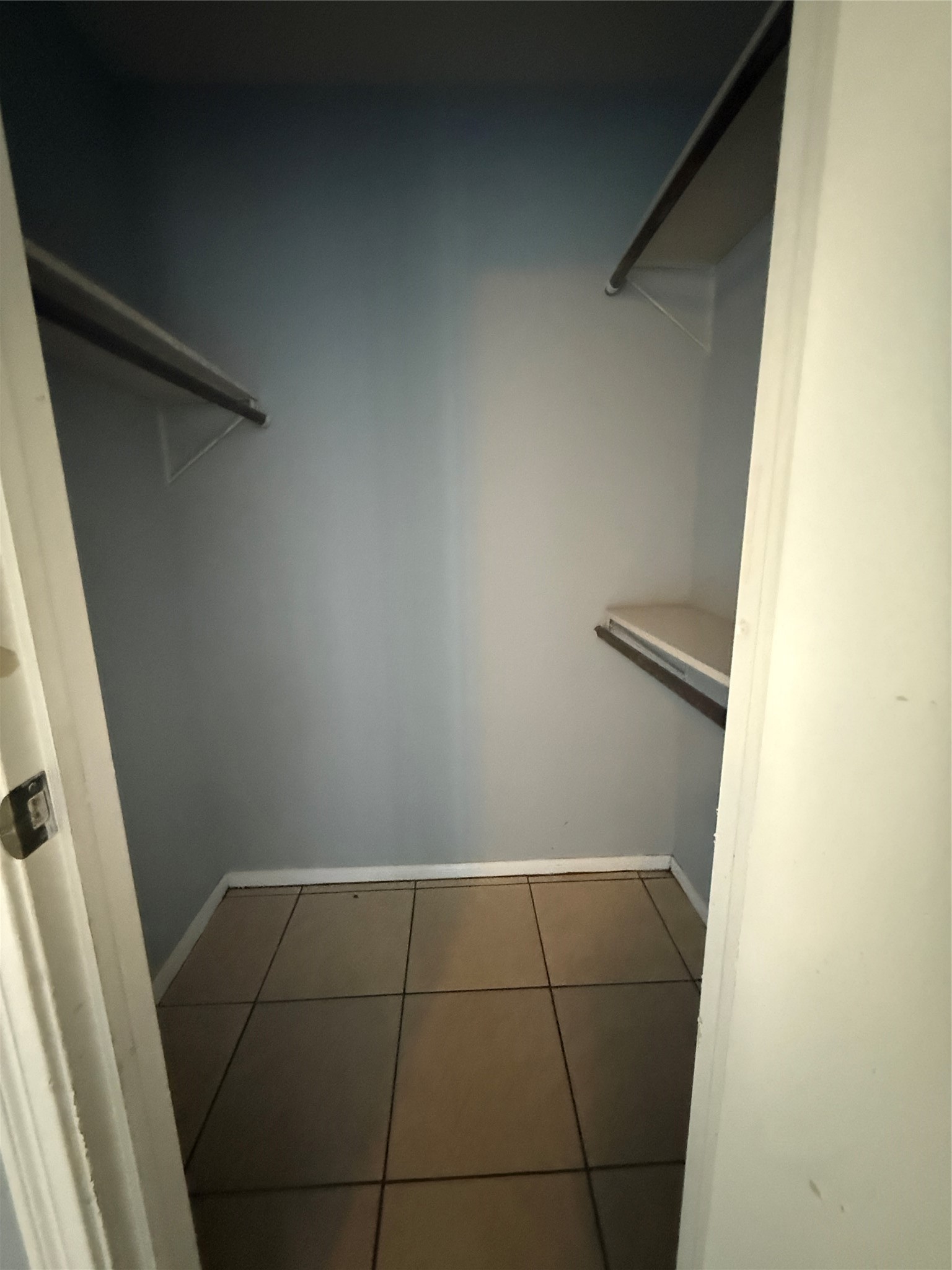 7402 Alabonson Road, Unit 407 Houston, TX 77088 - Photo 9 of 14 a view of door
