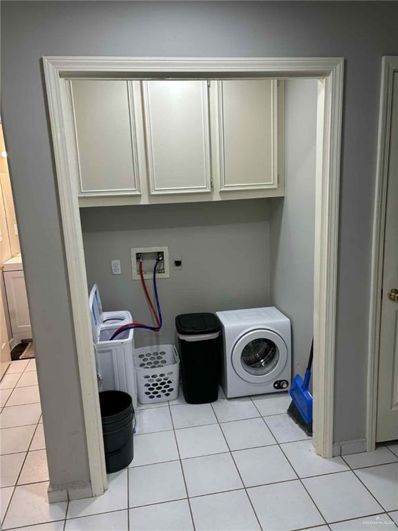 144 Redwood Road, Unit 2 Rio Grande City, TX 78582 - Photo 10 of 10 a utility room with dryer and washer