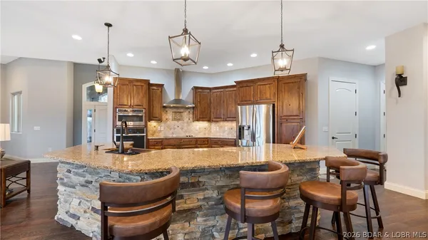 $849,000 | 88 Eastwood Court, Sunrise Beach, MO 65079