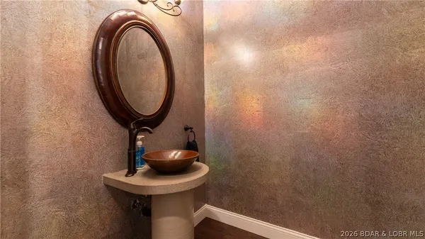 $849,000 | 88 Eastwood Court, Sunrise Beach, MO 65079