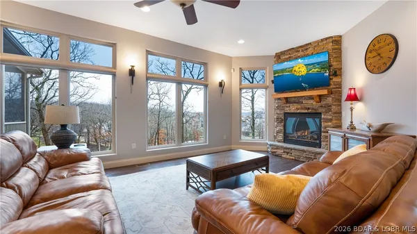 $849,000 | 88 Eastwood Court, Sunrise Beach, MO 65079