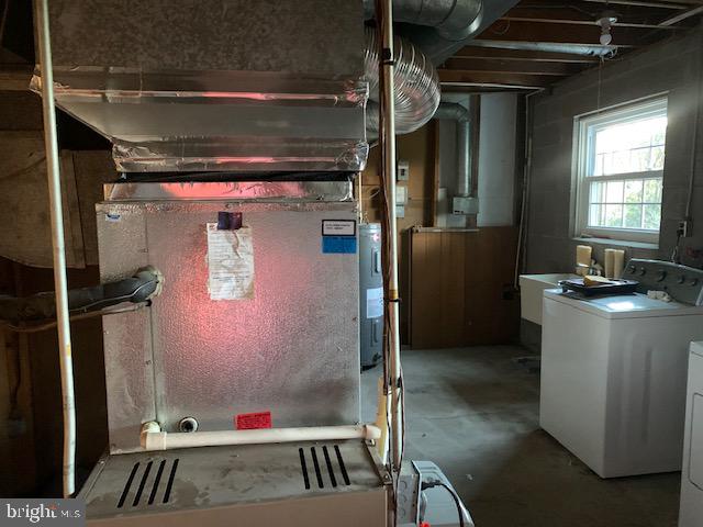 3121 Mt Zion Road Upperco, MD 21155 - Photo 35 of 43 a utility room with closet