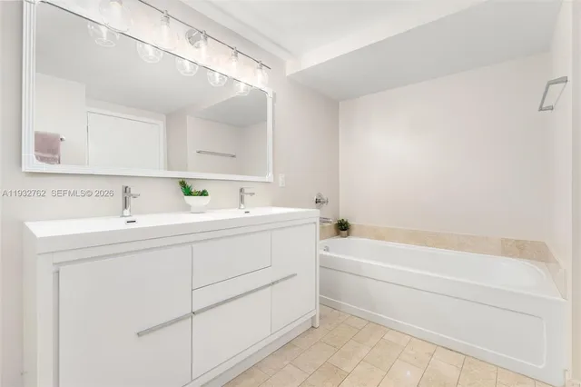 $1,140,000 | 1111 Southwest 1st Avenue, Unit 721N, Miami, FL 33130