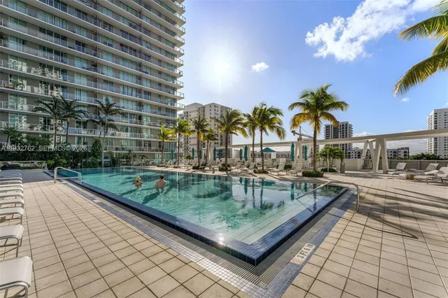 $1,140,000 | 1111 Southwest 1st Avenue, Unit 721N, Miami, FL 33130