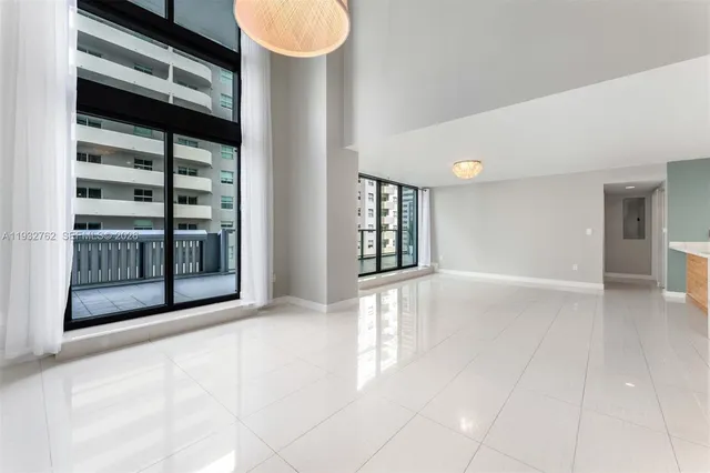 $1,140,000 | 1111 Southwest 1st Avenue, Unit 721N, Miami, FL 33130