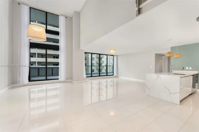 $1,140,000 | 1111 Southwest 1st Avenue, Unit 721N, Miami, FL 33130