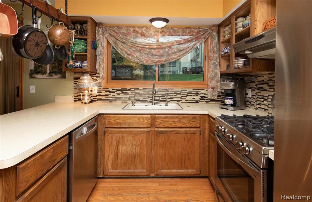 1576 Colony Drive Rochester Hills, MI 48307 - Photo 12 of 29