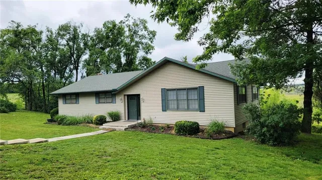 $250,000 | 1045 Yale Road, Mapleton, KS 66754