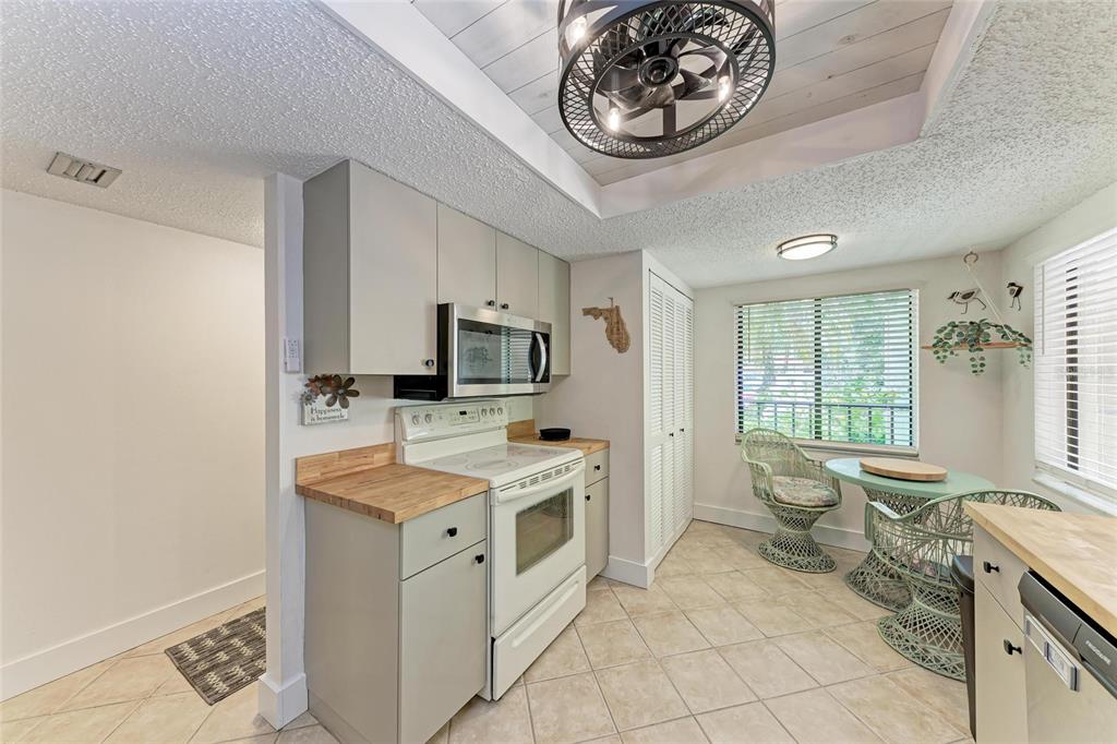 3803 Sun Eagle Lane, Unit 203 Bradenton, FL 34210 - Photo 9 of 45